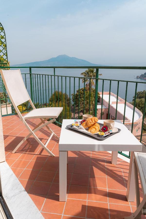 Amazing Sea&Vesuvio View Suite Vico Equense Exterior photo